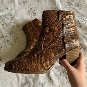 Rowan Snakeskin Booties